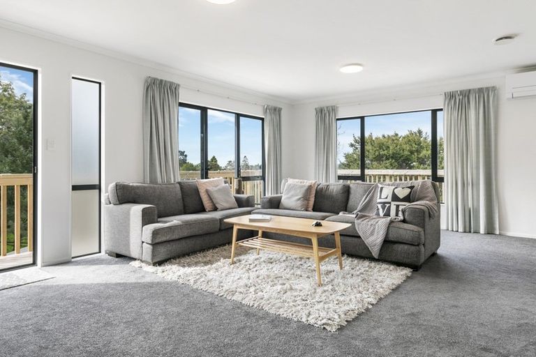 Photo of property in 2/13 Noeleen Street, Glenfield, Auckland, 0629