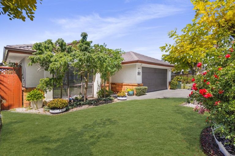 Photo of property in 11 Allerton Place, Wattle Downs, Auckland, 2103