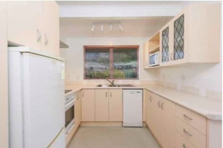 Photo of property in 73 Marine Parade, Seatoun, Wellington, 6022