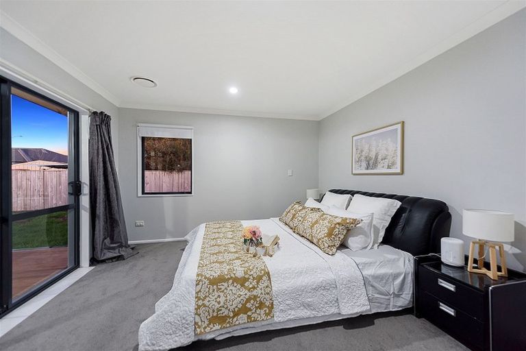 Photo of property in 40a Cairns Crescent, Rototuna, Hamilton, 3210