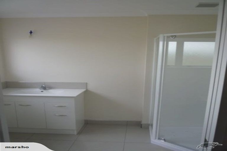 Photo of property in 24 Fairchild Avenue, Goodwood Heights, Auckland, 2105