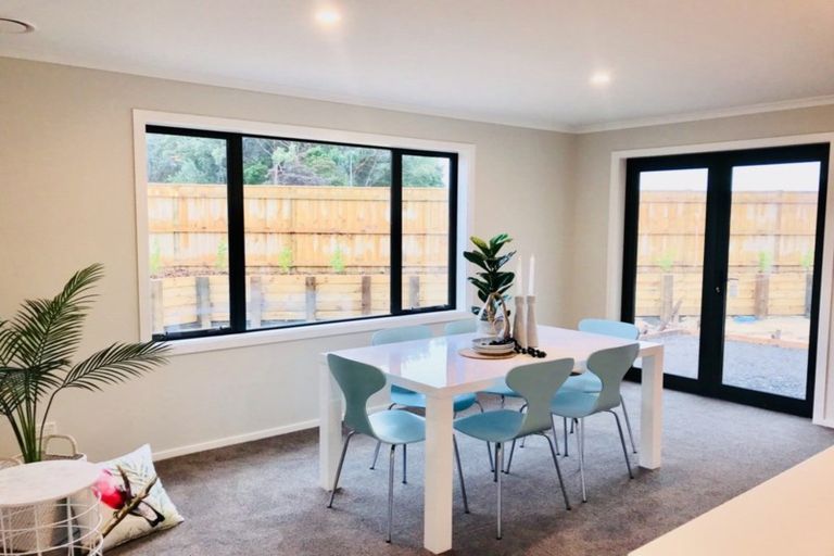 Photo of property in 115 Johnstone Drive, Fitzherbert, Palmerston North, 4410