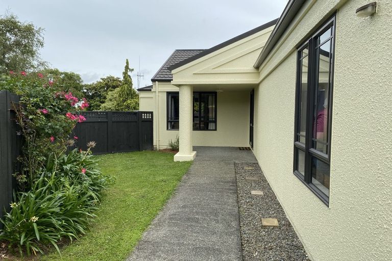 Photo of property in 68 Clifton Terrace, Fitzherbert, Palmerston North, 4410