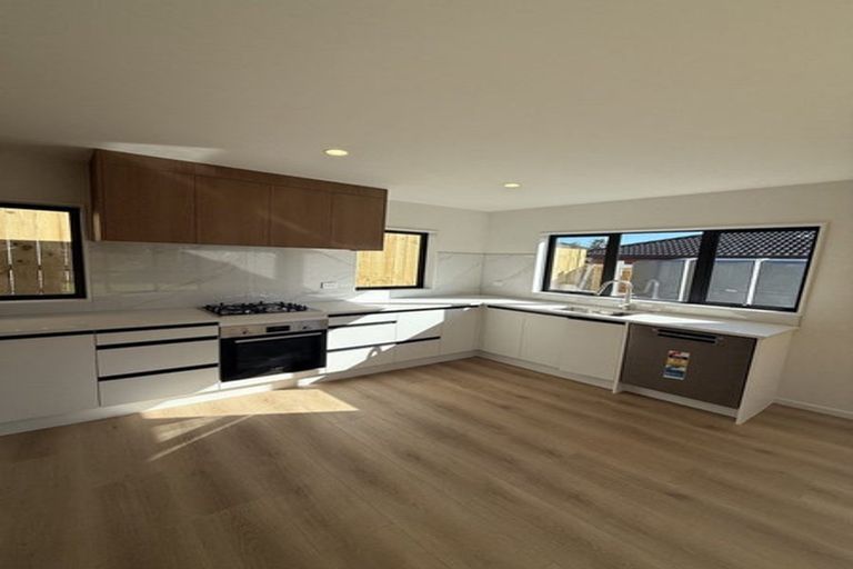 Photo of property in 44d Orams Road, Hillpark, Auckland, 2102