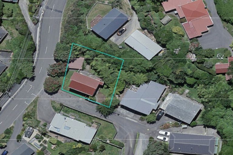 Photo of property in 40 Glanmire Road, Newlands, Wellington, 6037