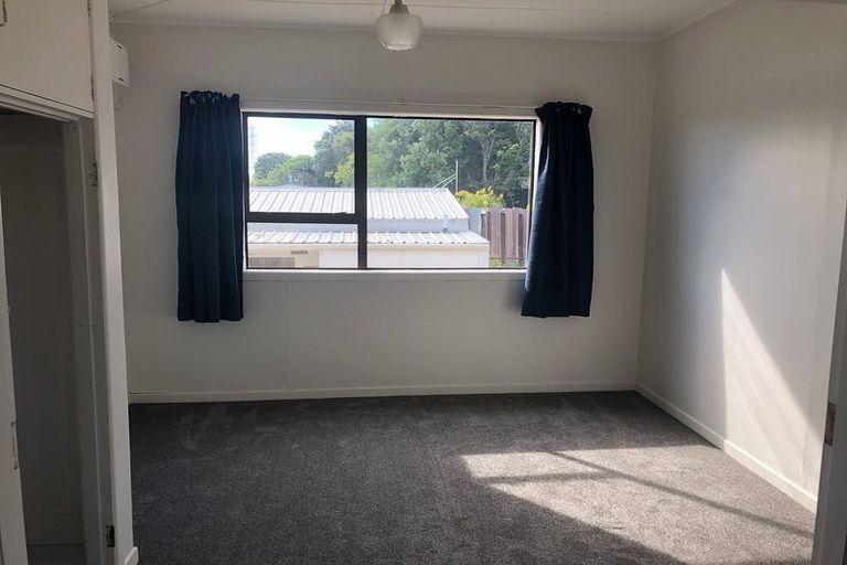 Photo of property in 24 Tahurangi Place, Spotswood, New Plymouth, 4310