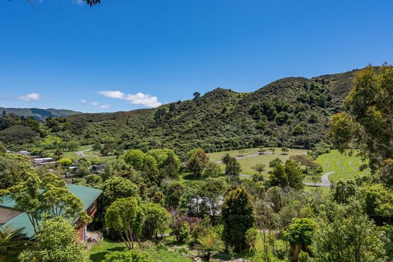 Photo of property in 10 Prebble Grove, Naenae, Lower Hutt, 5011