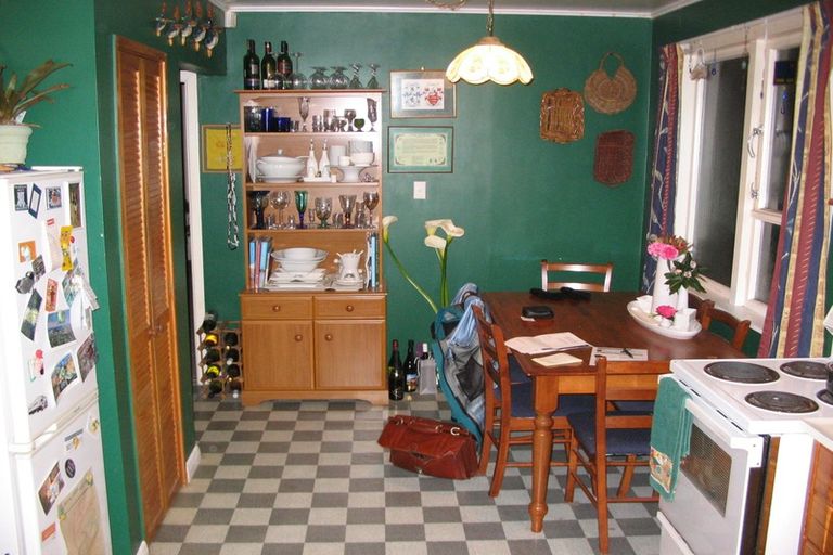 Photo of property in 26 Holmes Grove, Naenae, Lower Hutt, 5011