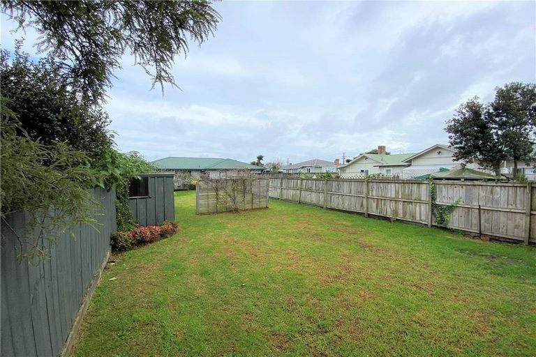 Photo of property in 24 Highbury Street, Avondale, Auckland, 1026