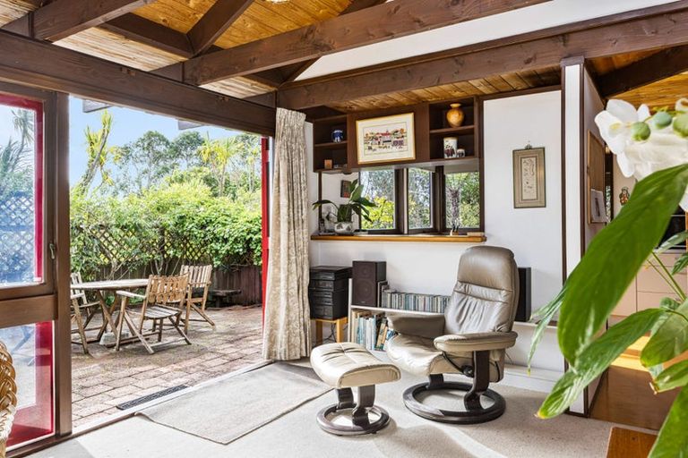 Photo of property in 18 Miraka Place, Birkenhead, Auckland, 0626