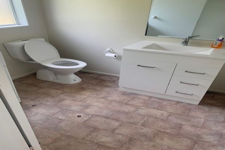 Photo of property in 2/236 Helston Road, Paparangi, Wellington, 6037