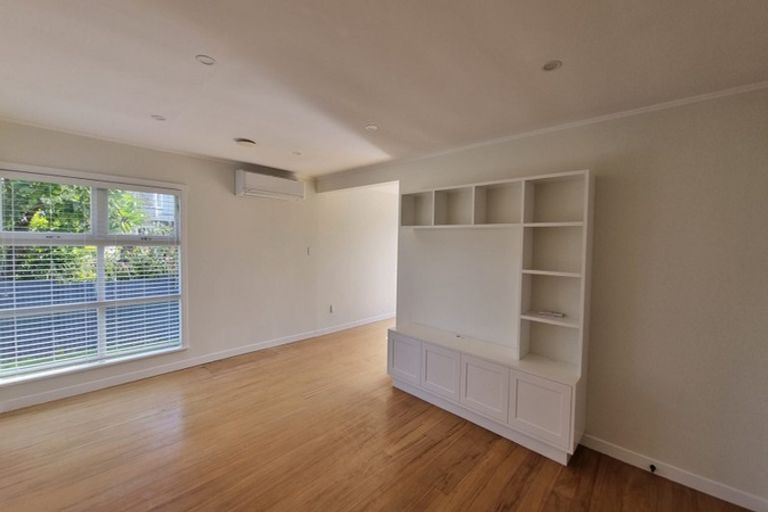 Photo of property in 107 Moa Road, Point Chevalier, Auckland, 1022