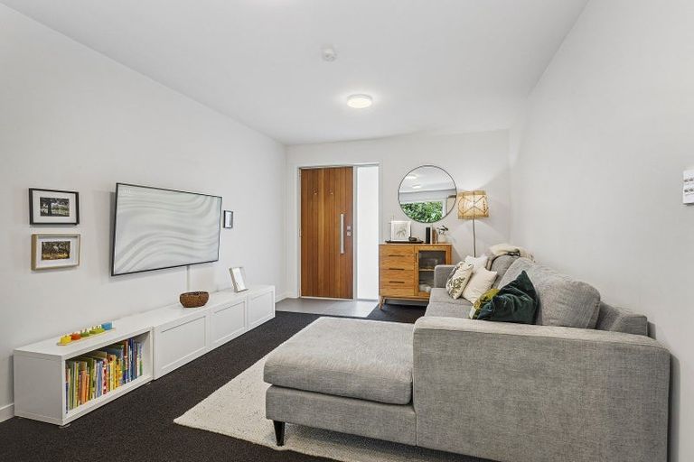 Photo of property in 8/74 Derwent Street, Island Bay, Wellington, 6023