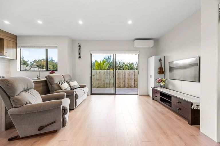 Photo of property in 77 John Gray Street, Papakura, 2110