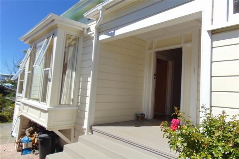 Photo of property in 13 Roslyn Road, Bluff Hill, Napier, 4110