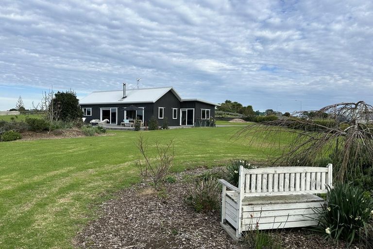 Photo of property in 12 Allan Road, Awhitu, Waiuku, 2684