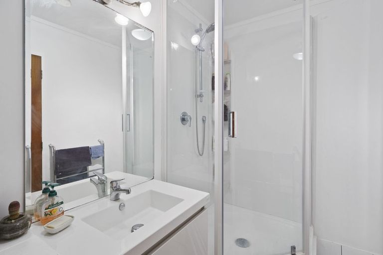 Photo of property in 142 Upland Road, Kelburn, Wellington, 6012