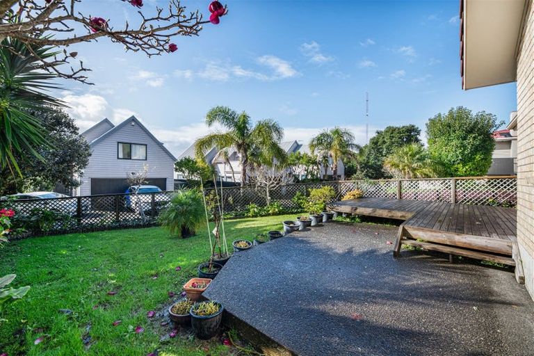 Photo of property in 345a Triangle Road, Massey, Auckland, 0614
