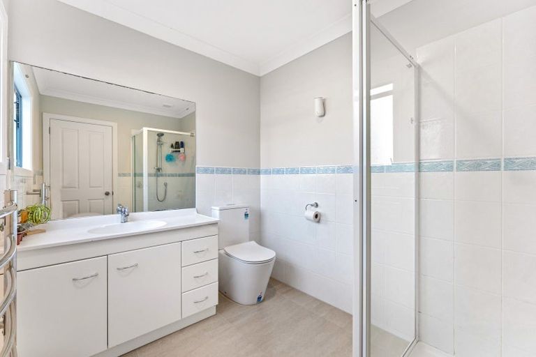 Photo of property in 22 Greenway Rise, Gulf Harbour, Whangaparaoa, 0930