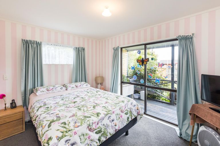 Photo of property in 34 Roberts Line, Kelvin Grove, Palmerston North, 4414