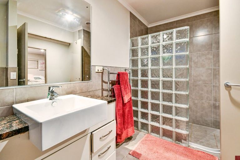 Photo of property in 2 Baverton Drive, Flat Bush, Auckland, 2016