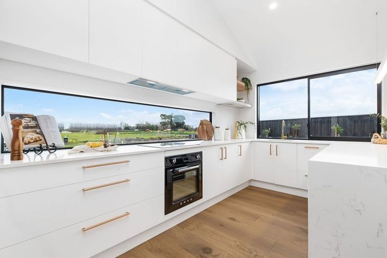 Photo of property in 16 Burkett Street, Marshland, Christchurch, 8051