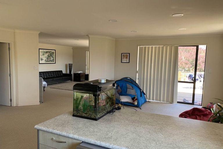 Photo of property in 10 Nimstedt Avenue, Oteha, Auckland, 0632