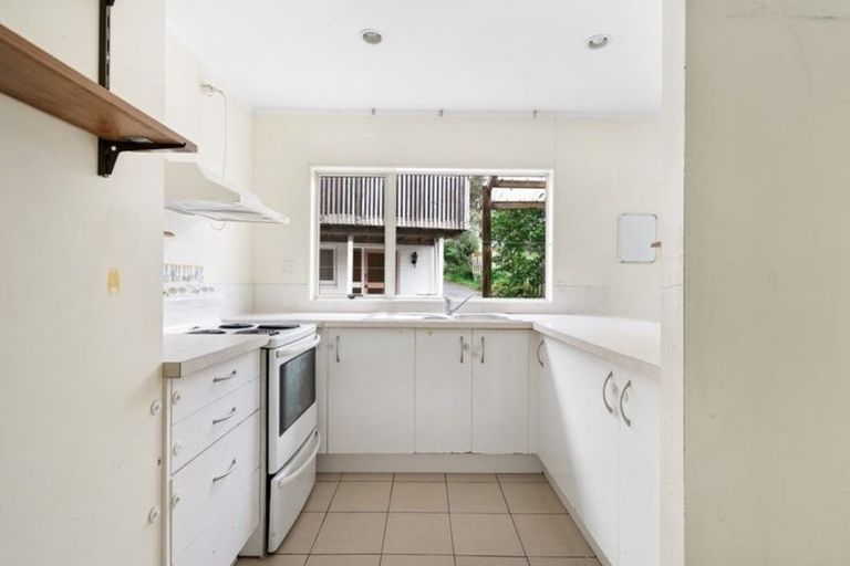 Photo of property in 16 Rotoiti Avenue, Pakuranga Heights, Auckland, 2010