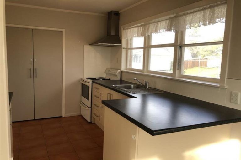 Photo of property in 28 Buller Crescent, Manurewa, Auckland, 2102