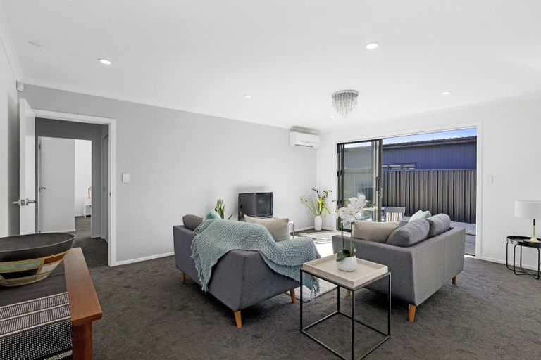 Photo of property in 5 Kerrigan Crescent, Wallaceville, Upper Hutt, 5018