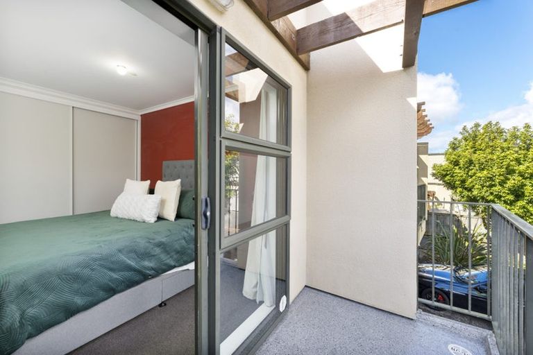 Photo of property in 11/17 Harbour View Road, Te Atatu Peninsula, Auckland, 0610