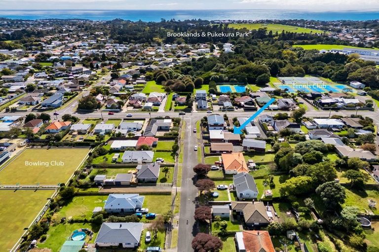 Photo of property in 3b Bideford Street, Brooklands, New Plymouth, 4310