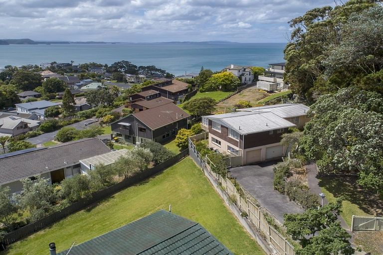 Photo of property in 236 Whangaparaoa Road, Red Beach, 0932