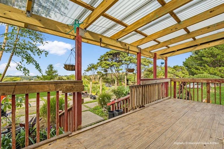 Photo of property in 129 Mcleod Road, South Head, Helensville, 0874