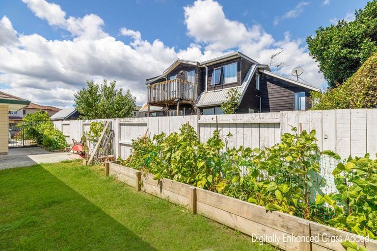 Photo of property in 49d Redoubt Road, Goodwood Heights, Auckland, 2105