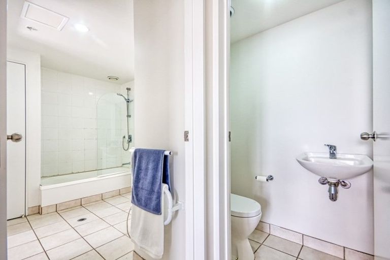 Photo of property in 4f/10 Crown Lynn Place, New Lynn, Auckland, 0600