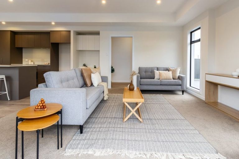 Photo of property in 98 Eriksen Road, Te Awa, Napier, 4110