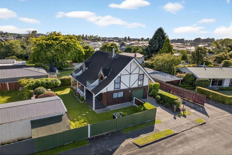 Photo of property in 1 Hornsby Street, Carterton, 5713