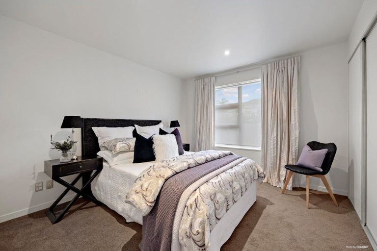 Photo of property in 38a Takutai Avenue, Bucklands Beach, Auckland, 2012