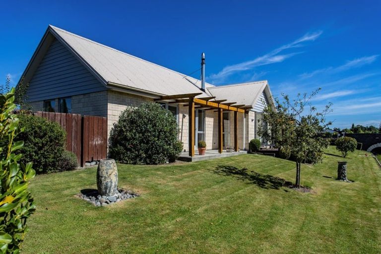 Photo of property in 2 Stonebridge Lane, Oxford, 7430