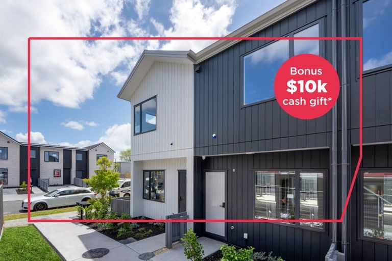 Photo of property in 2/17 Samuel Marsden Place, Whenuapai, Auckland, 0618