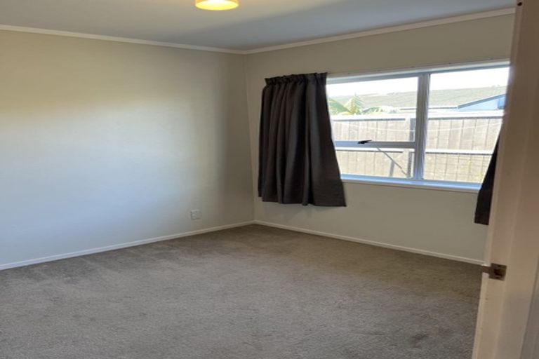 Photo of property in 3/16 Vivian Wilson Drive, Eastern Beach, Auckland, 2012