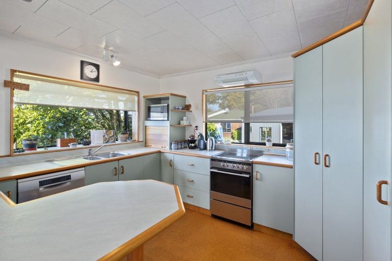 Photo of property in 13 Cherry Lane, Acacia Bay, Taupo, 3330