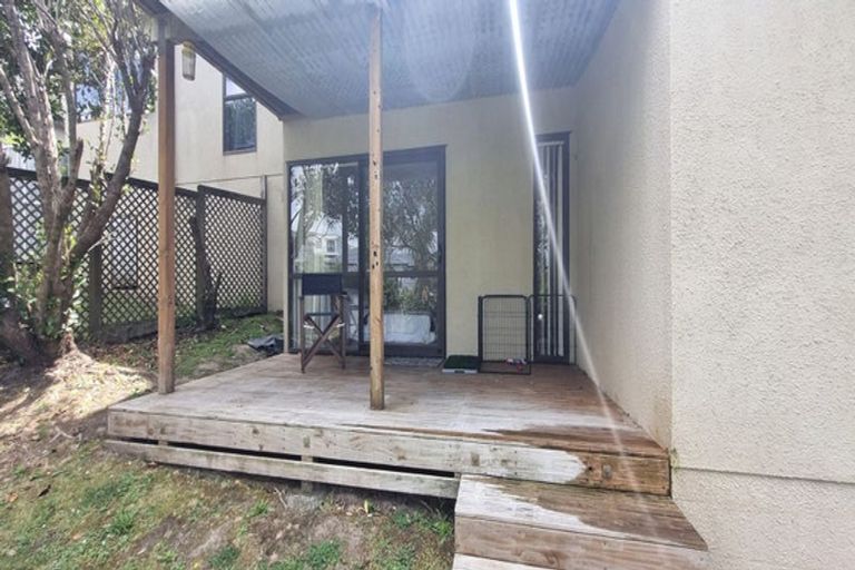 Photo of property in 22 Baulcomb Parade, Windsor Park, Auckland, 0632