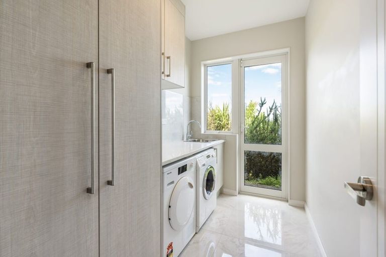 Photo of property in 33 Caldera Drive, Long Bay, Auckland, 0630