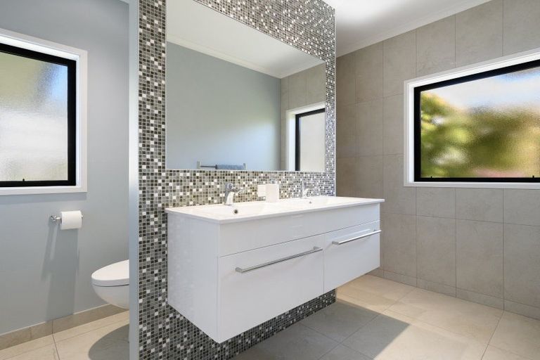 Photo of property in 56 Saint Michaels Avenue, Bethlehem, Tauranga, 3110