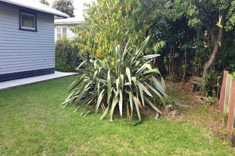Photo of property in 47 Victoria Street, Patea, 4520