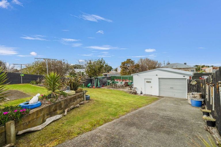 Photo of property in 31 Cross Street, Castlecliff, Whanganui, 4501