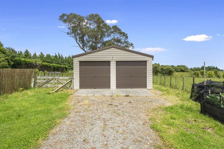 Photo of property in 468 Tararua Road, Levin, 5571