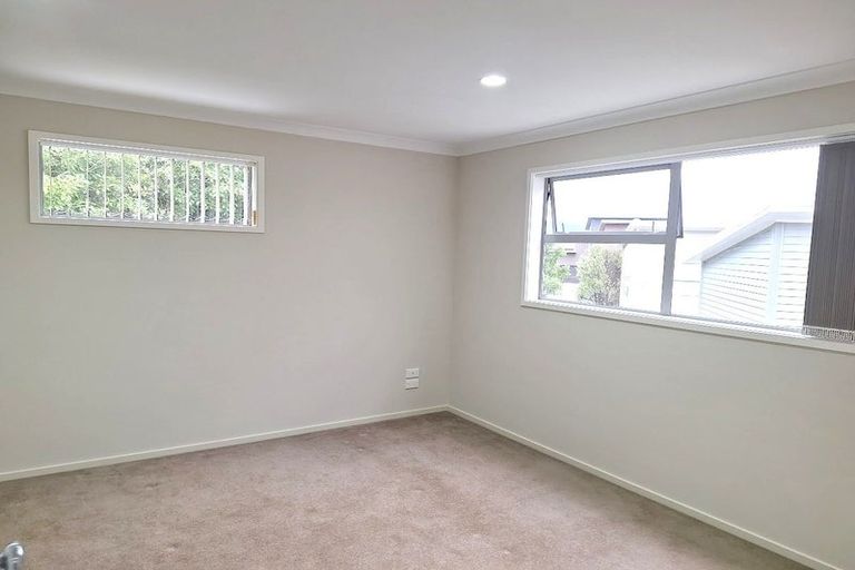 Photo of property in 82a Kirton Drive, Riverstone Terraces, Upper Hutt, 5018